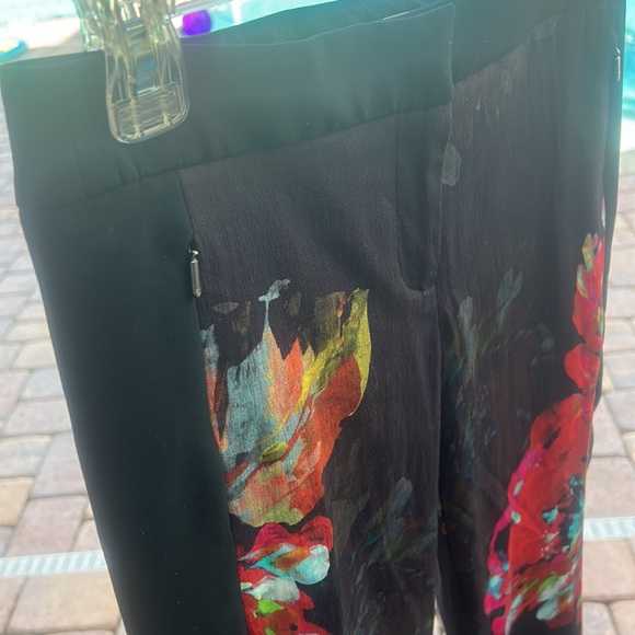 Trina Turk Fully Lined Black Floral Designer Pants Stretchy sz 2 Ankle Crop EUC - Picture 15 of 17